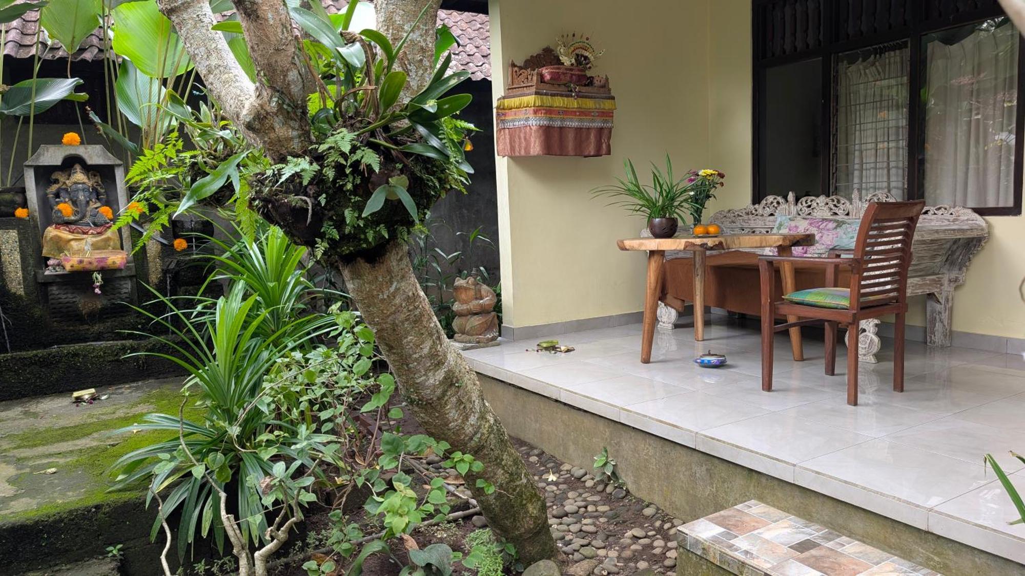 Krisda Ubud Guest House Exterior photo