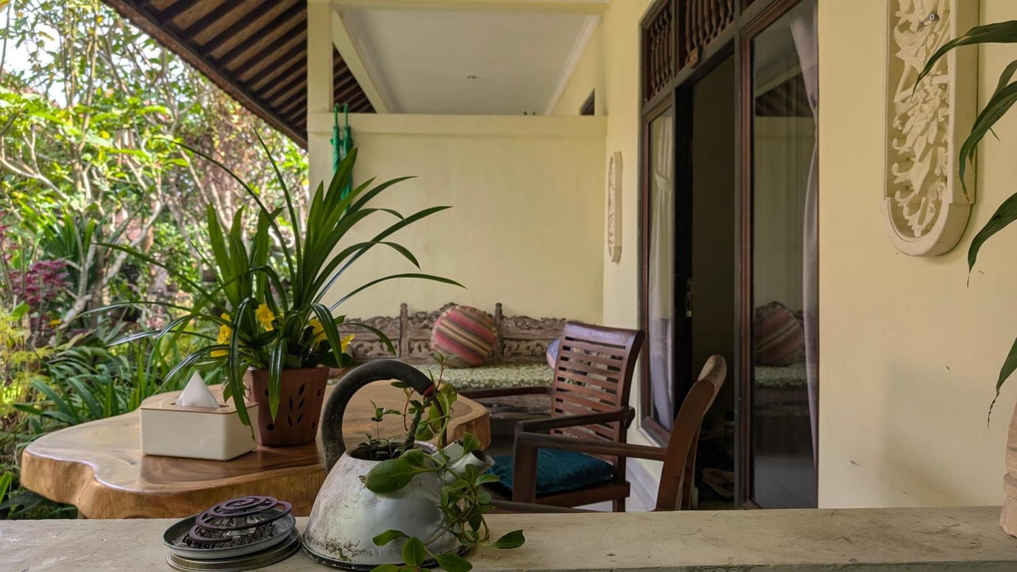 Krisda Ubud Guest House Exterior photo