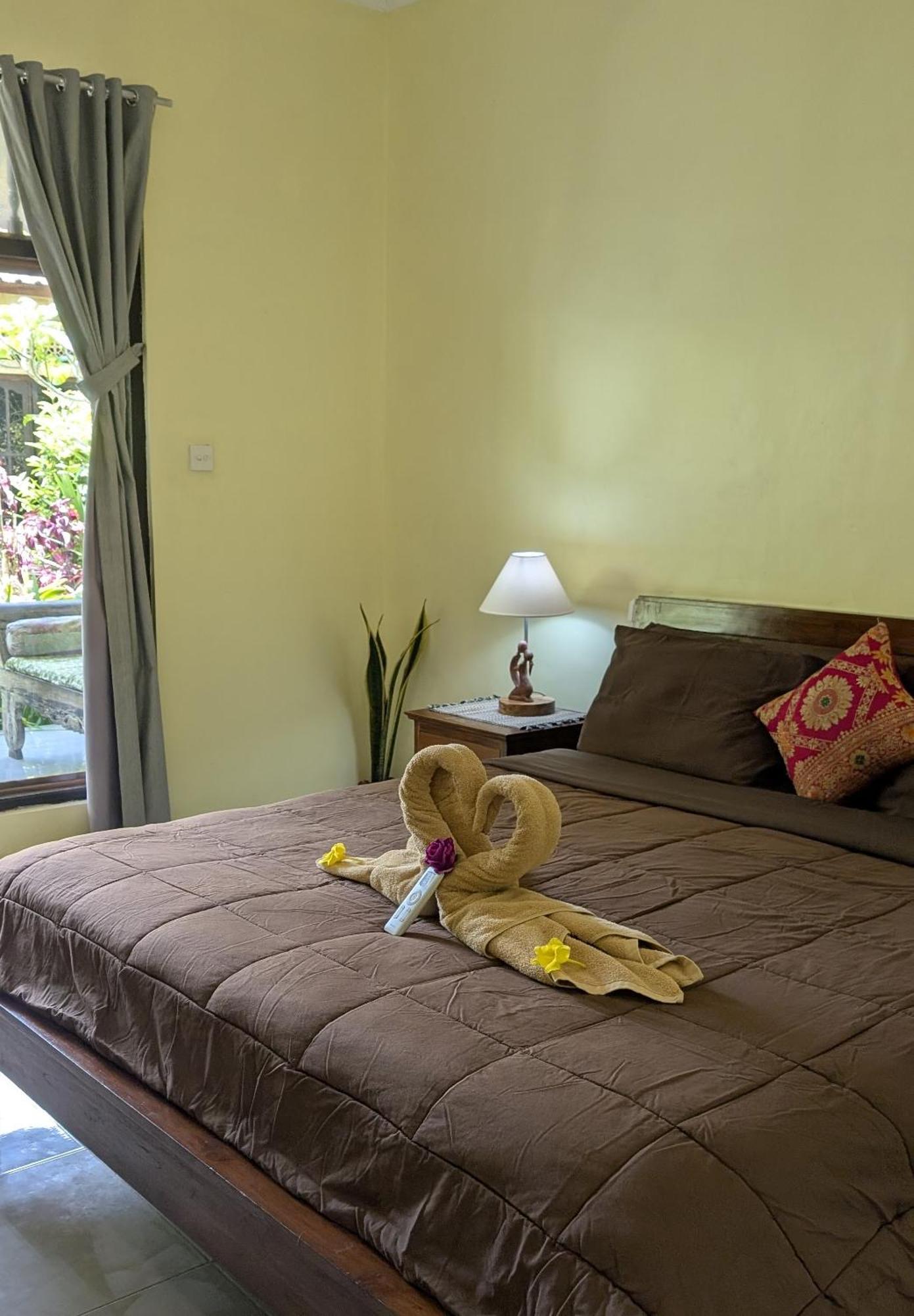 Krisda Ubud Guest House Exterior photo