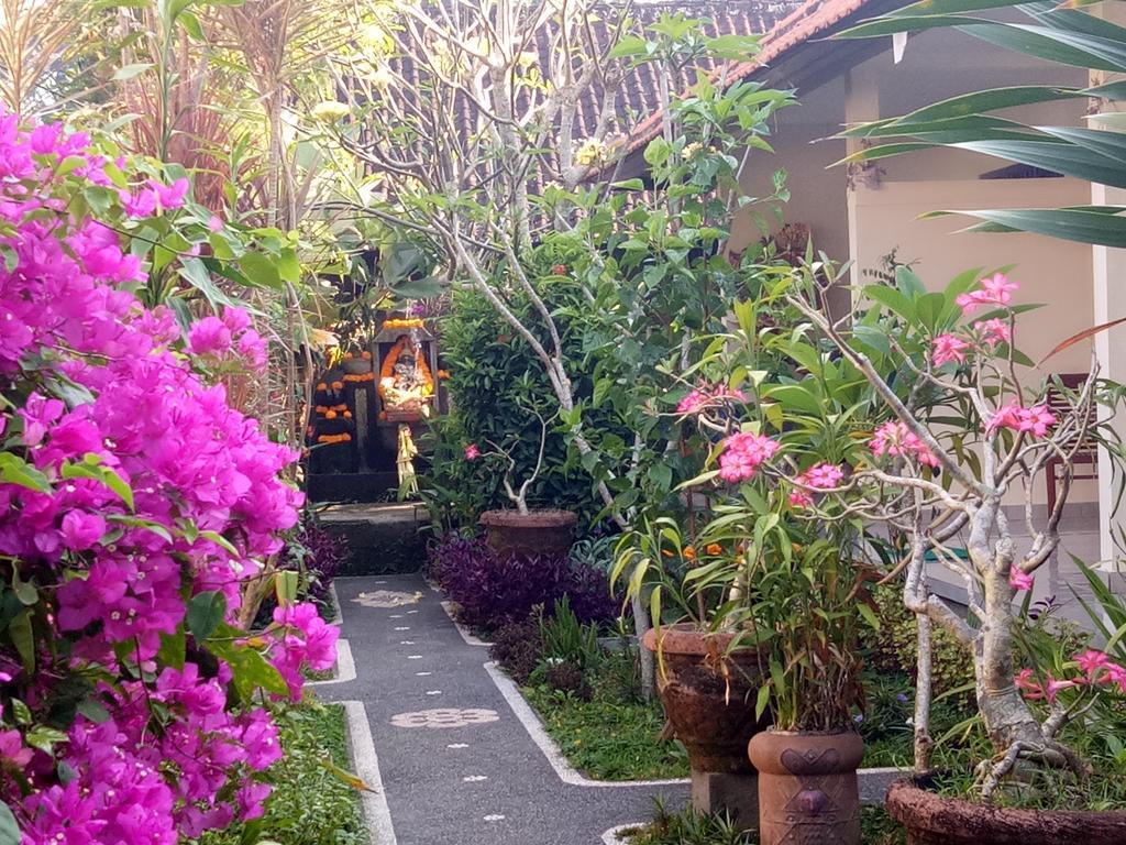 Krisda Ubud Guest House Exterior photo